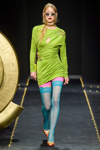 Look 24